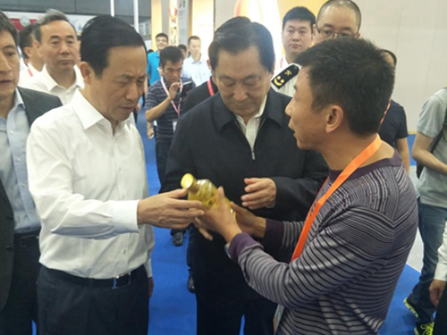 J9集团直营,油茶种植出产加工销售,植物油种植出产加工销售